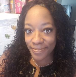 Meet your Posher, Aisha